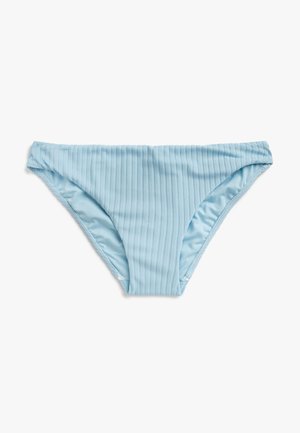 Slip bikini in blu chiaro con una texture a coste, presenta una vita medio-alta e una cintura elastica per maggiore flessibilità.