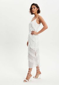 Liquorish DIAGONAL FRILL  - Cocktail dress / Party dress - white