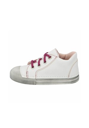 White casual sneaker with grey toe cap and sole, pink inner lining, and purple laces viewed from the side.