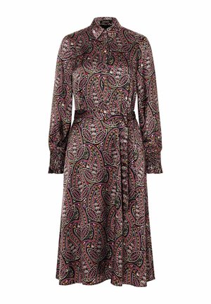 Langærmet midi-kjole med pink, sort og hvid paisley-mønster, knapper foran, krave og matchende stofbælte i taljen.