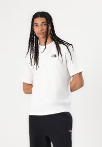 The North Face MENS TEE RELAXED BOX - Print T-shirt - white/black/faded blue