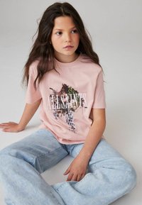 smALLSAINTS GRAPHIC CREW  - Trükipildiga T-särk - light pink silva