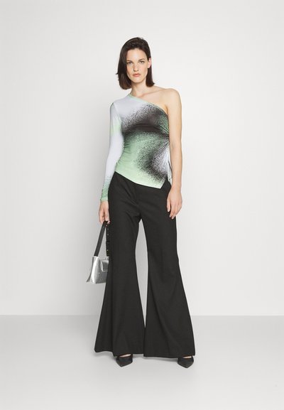 Elleme ONE SHOULDER - Μπλούζα με μακριά μανίκια - light green/white