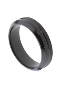 Schwarzer Ring mit glatter, glänzender Oberfläche, versehen mit zwei parallelen Rillen um das Band, aus strapazierfähigem Material gefertigt.