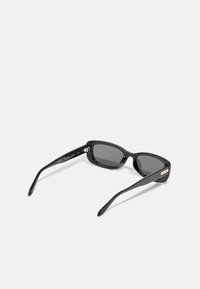 QUAY AUSTRALIA VIBE CHECK - Sunglasses - black