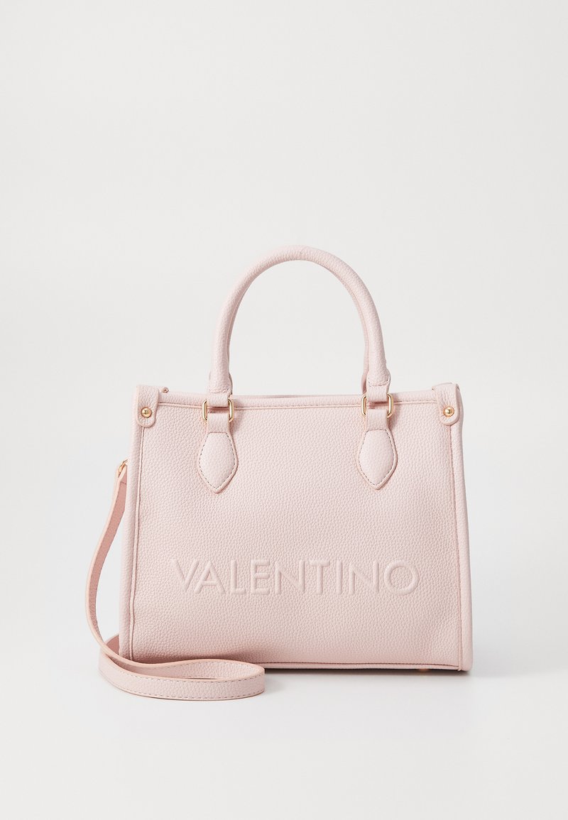 Ροζ δερμάτινη τσάντα με υφή, με άνω λαβές και αποσπώμενο λουρί. Περιλαμβάνει ανάγλυφο λογότυπο "VALENTINO" στο μπροστινό μέρος και χρυσά αξεσουάρ.