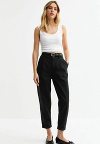 New Look - BELTED TAPERED - Chinos - black Thumbnail Image 1