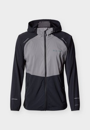 Pánska čierno-šedá outdoorová bunda Columbia s kapucňou, zapínaním na celý zips vpredu a vreckami so zipsom na oboch stranách.