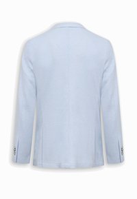 Jasnoniebieska marynarka męska widziana od tyłu, z długimi rękawami i trzema metalicznymi guzikami na każdym mankiecie.