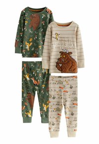 Deux ensembles de pyjamas pour enfants : un vert avec des graphiques d'animaux, l'autre beige rayé avec une illustration de Gruffalo et des motifs forestiers.