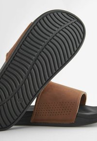 Next MOTIONFLEX - Rantasandaalit - tan brown