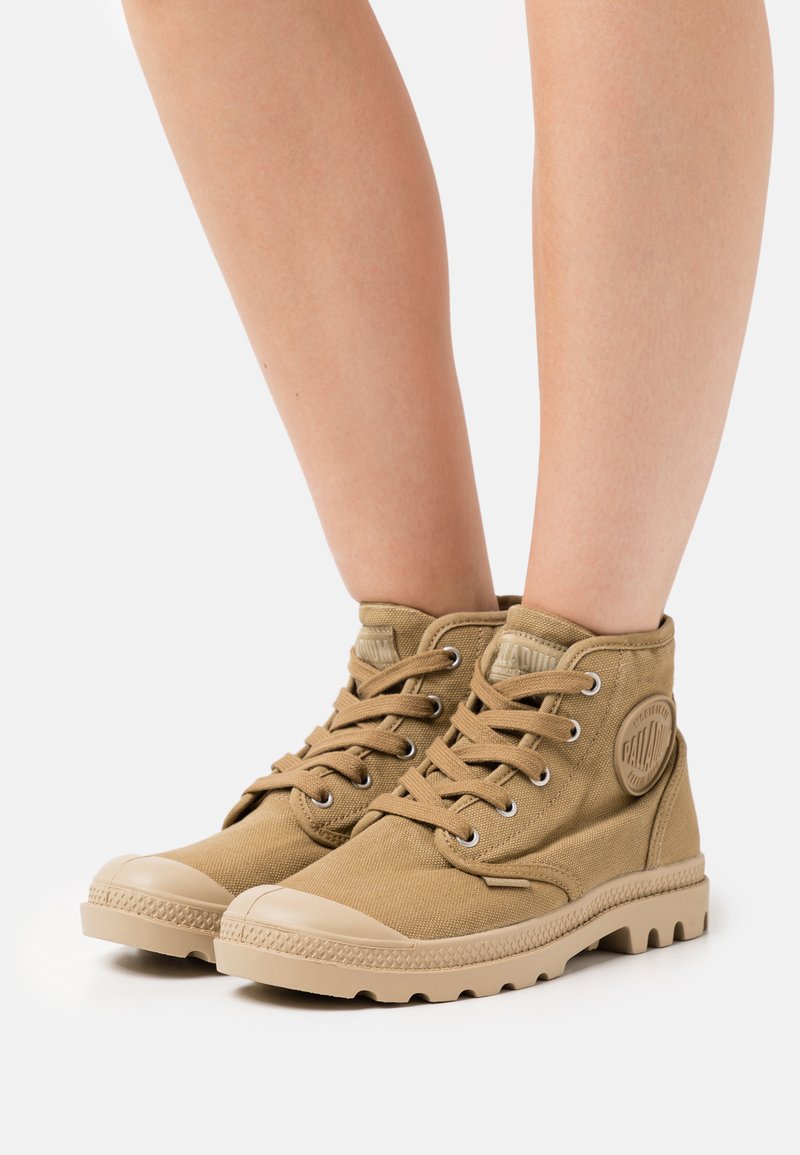 Palladium PAMPA - Botins de atacadores - olive/ginger