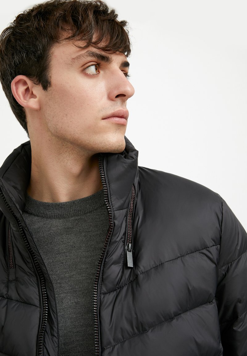 Herren Trenchcoats | Finn Flare Daunenmantel black/schwarz - RY97068 Herren Trenchcoats | Finn Flare Daunenmantel black/schwarz - RY97068