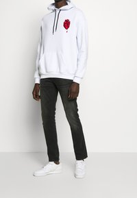 YOURTURN Luvtröja - white