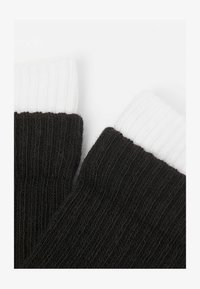 Non selezionato, black