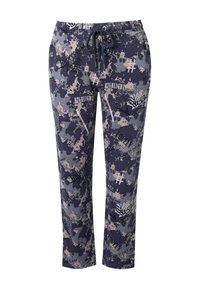 Mørkeblå joggerbukser med camouflageprint, der har forskellige grå og hvide grafiske mønstre samt en snor i taljen for justerbarhed.