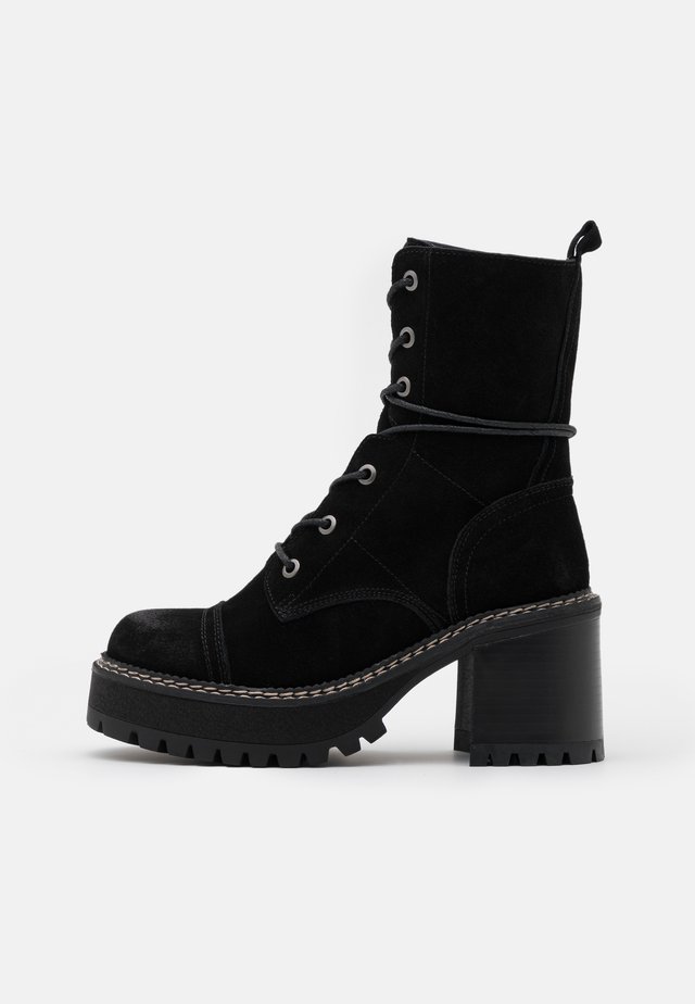 JORDAN - Enkellaarsjes met plateauzool - black