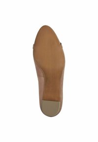 Suola di scarpa in suede marrone con una texture liscia, forma a mandorla e punta rinforzata. Presenta un tacco sottile e una marcatura di taglia 37.