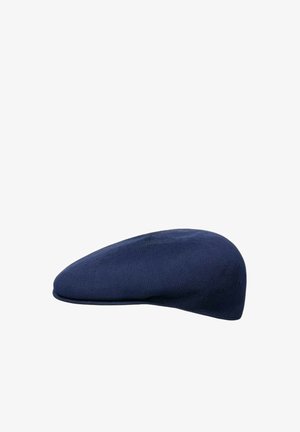 Berretto piatto blu navy con una texture liscia, lavorata a maglia e una visiera corta arrotondata.