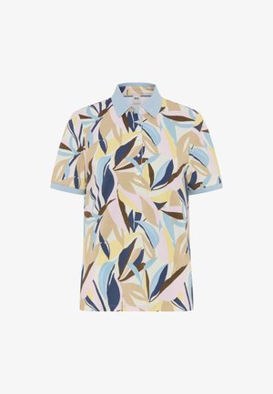 Polo à manches courtes avec col et poignets bleu clair, présentant un motif abstrait multicolore de feuilles en beige, bleu, marron et jaune.