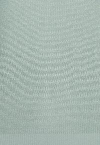 Vero Moda Petite Stickad tröja - green