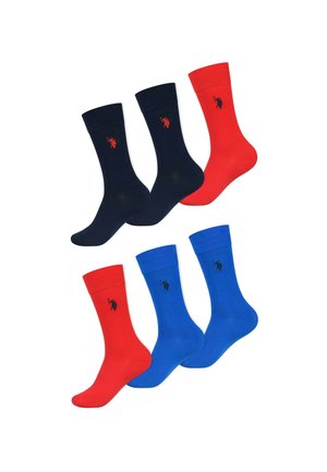Baumwollsocken-Set mit zwei Paaren in Marineblau, zwei roten und zwei blauen Paaren. Jedes Paar hat ein Logo nahe der Oberkante. Einfaches Design, gerippte Bündchen.