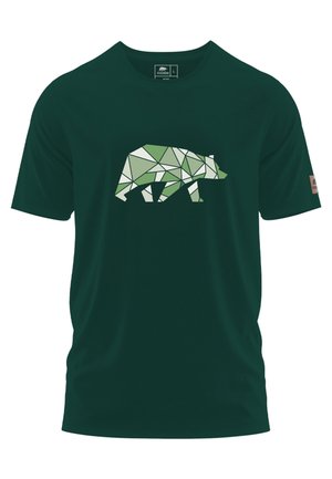 Camiseta de algodón verde con un diseño de oso geométrico en verde claro y blanco. Manga corta, cuello redondo y etiqueta en la manga.
