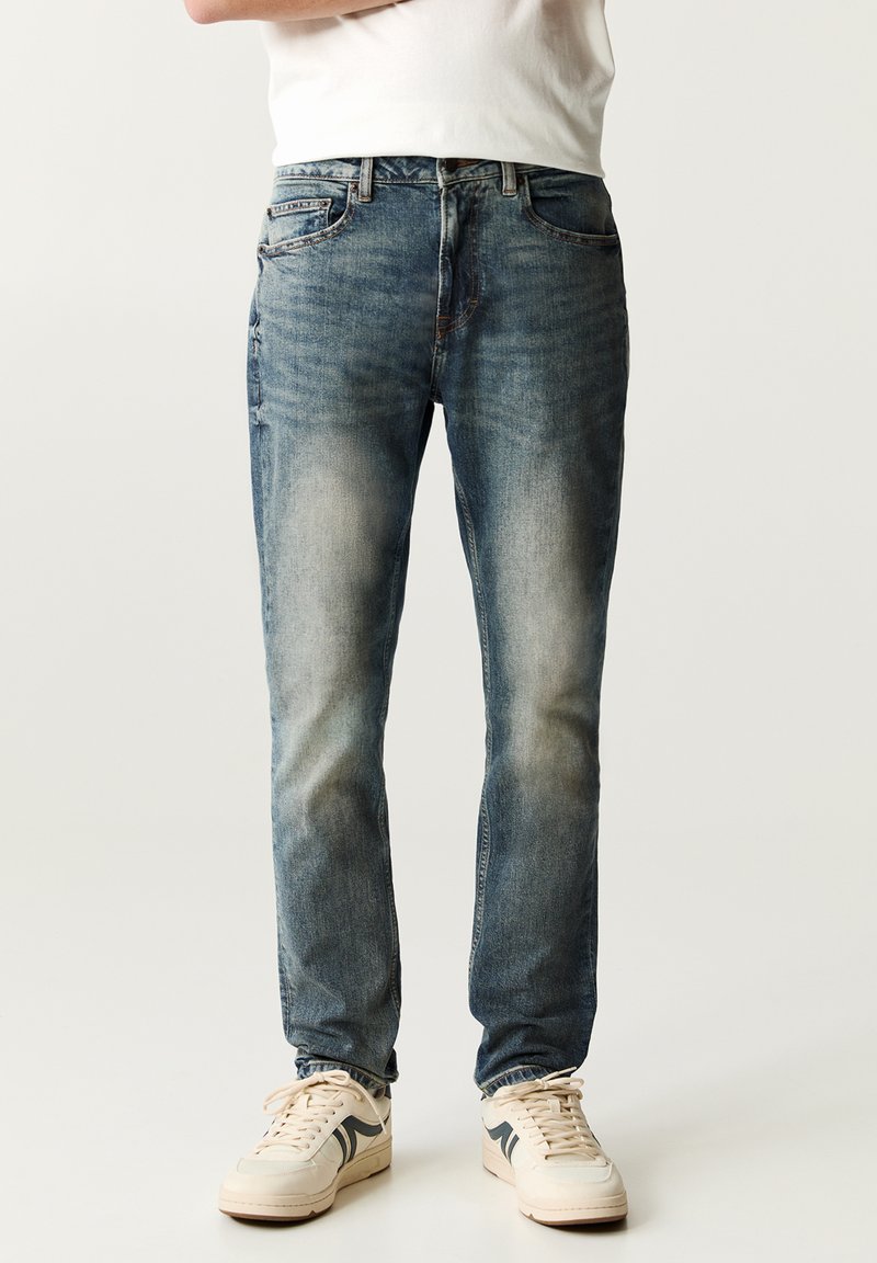PULL&BEAR - SLIM - Slim fit jeans - light blue, Enlarge