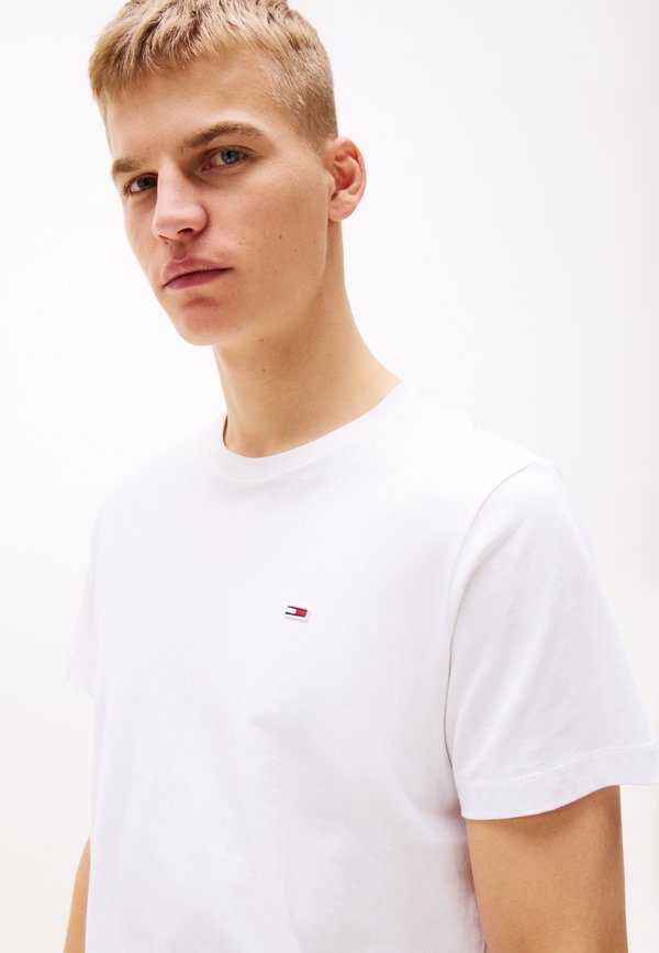 CLASSIC C NECK - Basic T-shirt3