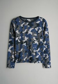 Ilga rankovė marškinėliai mėlynai pilką camouflage raštu. Minkšta medžiaga, apvalus kaklas ir rištos rankovės. Apskritai laisvas kirpimas.