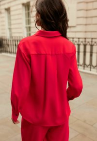 Next LONG SLEEVE REGULAR FIT - Skjortebluser - red
