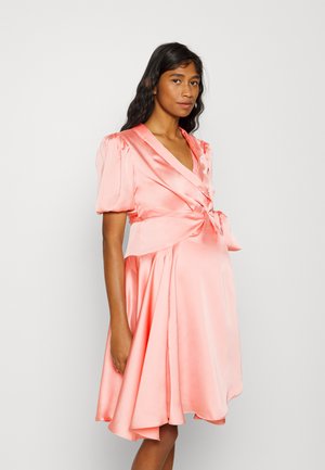 RUFFLE WRAP MINI DRESS WITH TIE BELT PUFF SLEEVES - Vestido de cocktail / Vestido de festa - peach pink