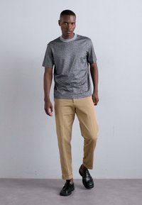 Emporio Armani T-shirts med print - grey