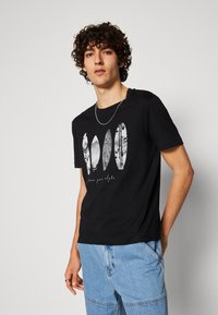 Esprit TEE - T-shirts med print - black