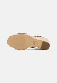MICHAEL Michael Kors MANDY  - Espadrilles - brown/luggage