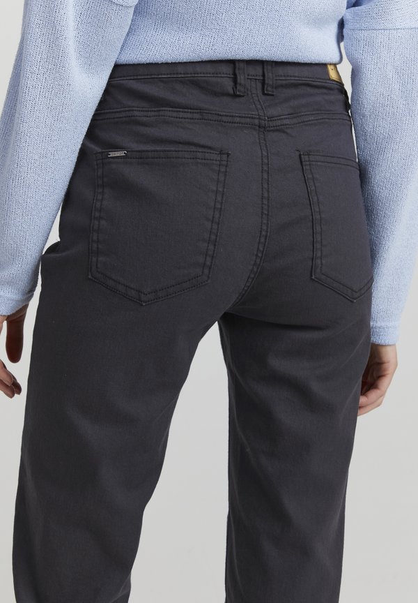 OXPEETJE TIGHT FIT - Trousers3