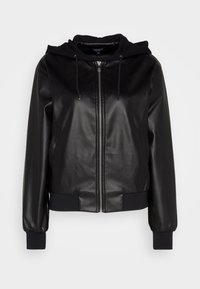 Giubbotto in ecopelle nera con zip frontale, cappuccio, polsini a coste e orlo. Presenta una texture liscia e un leggero lucido.