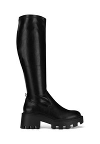 Bota negra de cuero hasta la rodilla con una suela gruesa y texturizada tipo plataforma y paneles laterales elásticos para facilitar el calzado. Diseño sencillo y acabado liso.