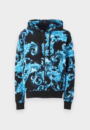 Sudadera con capucha negra con cremallera, con patrones azules de olas en espiral y un bolsillo frontal tipo canguro, que cuenta con una capucha con cordón y puños y dobladillo acanalados.