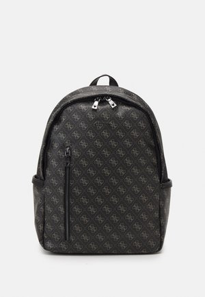 Sac à dos gris foncé à motifs, avec une poignée supérieure, deux fermetures éclair pour le compartiment principal, une poche avant verticale zippée et des poches latérales.