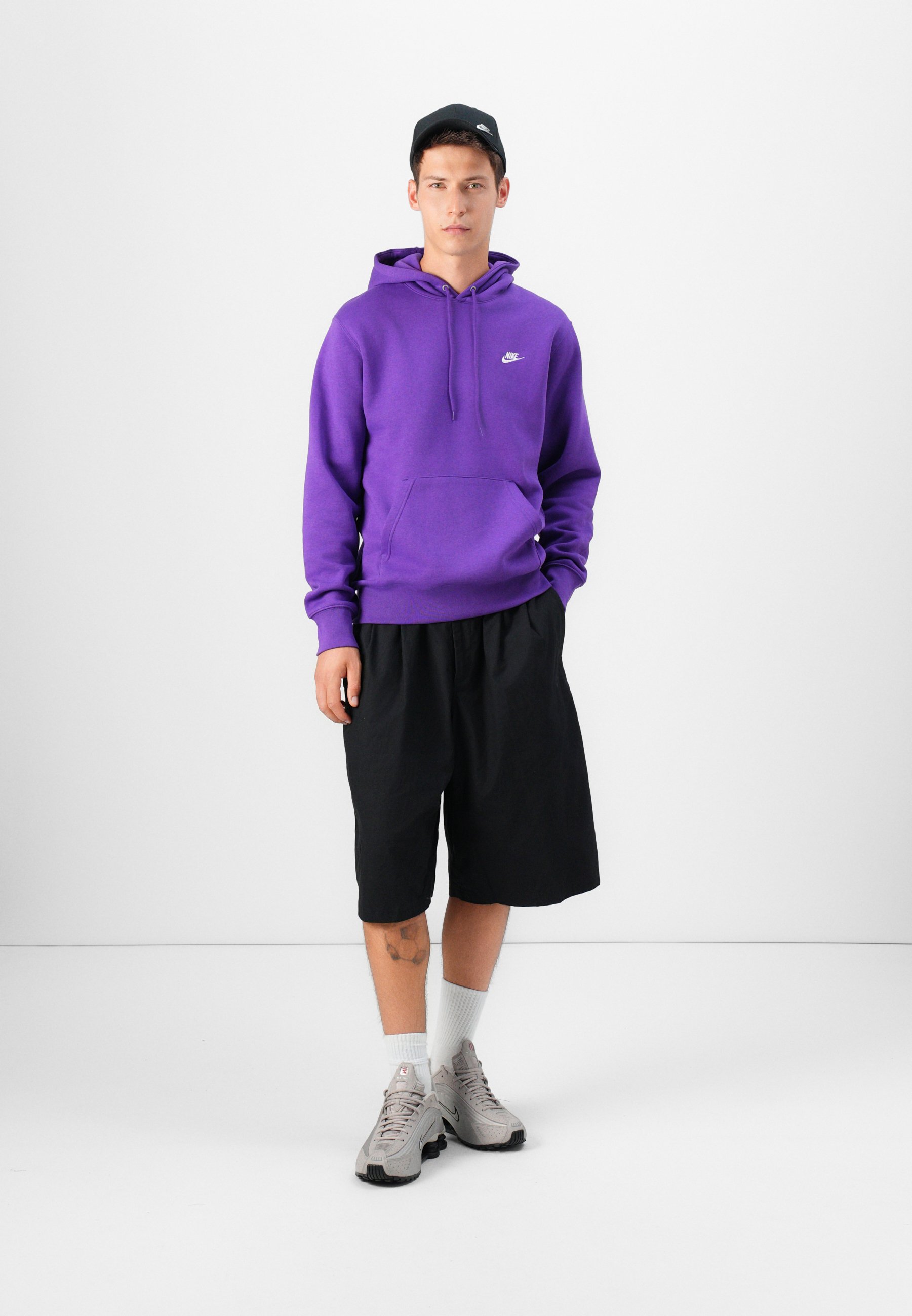 Nike Sportswear CLUB HOODIE - Hanorac - wild grape/white/violet