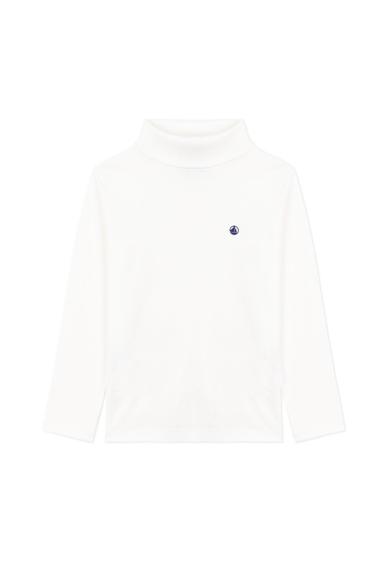 Hvit langermet høyhalset skjorte laget av myk stoff, med en liten marineblå logo på venstre brystområde og en tett passform rundt halsen.