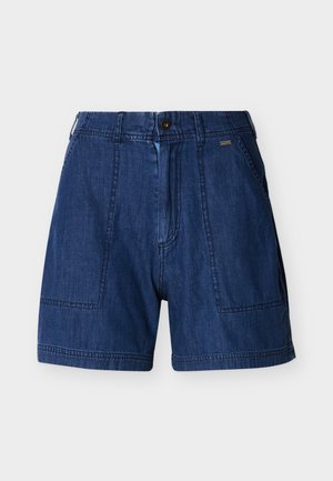 Shorts en denim bleu foncé avec poches plaquées à l'avant, passants pour ceinture et fermeture par bouton sur fond blanc.