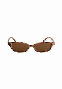 Gafas de sol carey con lentes marrones rectangulares, un marco de plástico ligero y patas curvadas.