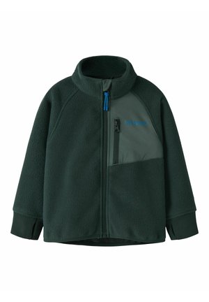 Temno zelena jopa iz flisa z visokim ovratnikom, sprednjim zadrgo, zadrgo na prsnem žepu in modrim logotipom "DISCOVER" na prsni plošči.