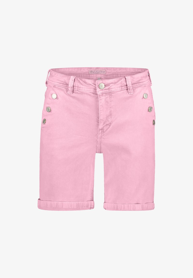 Lyserøde denimshorts med opkrøllet kant, med sølvfarvede knapdetaljer på siderne og en traditionel lukning med knap og lynlås.