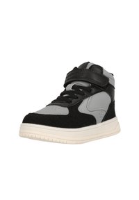 Korkea nilkkakengä, jossa on musta nukka ja harmaa synteettinen päällinen, varustettu etu-pannalla, mustilla nauhoilla ja teksturoidulla valkoisella kumipohjalla.