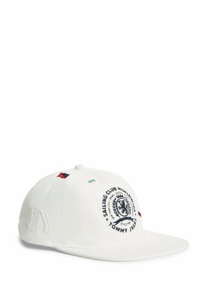 Weißes Baseballcap mit besticktem "NY", mehrfarbigen nautischen Flaggen und einem runden "Sailing Club Worldwide Tommy Jeans"-Logo.