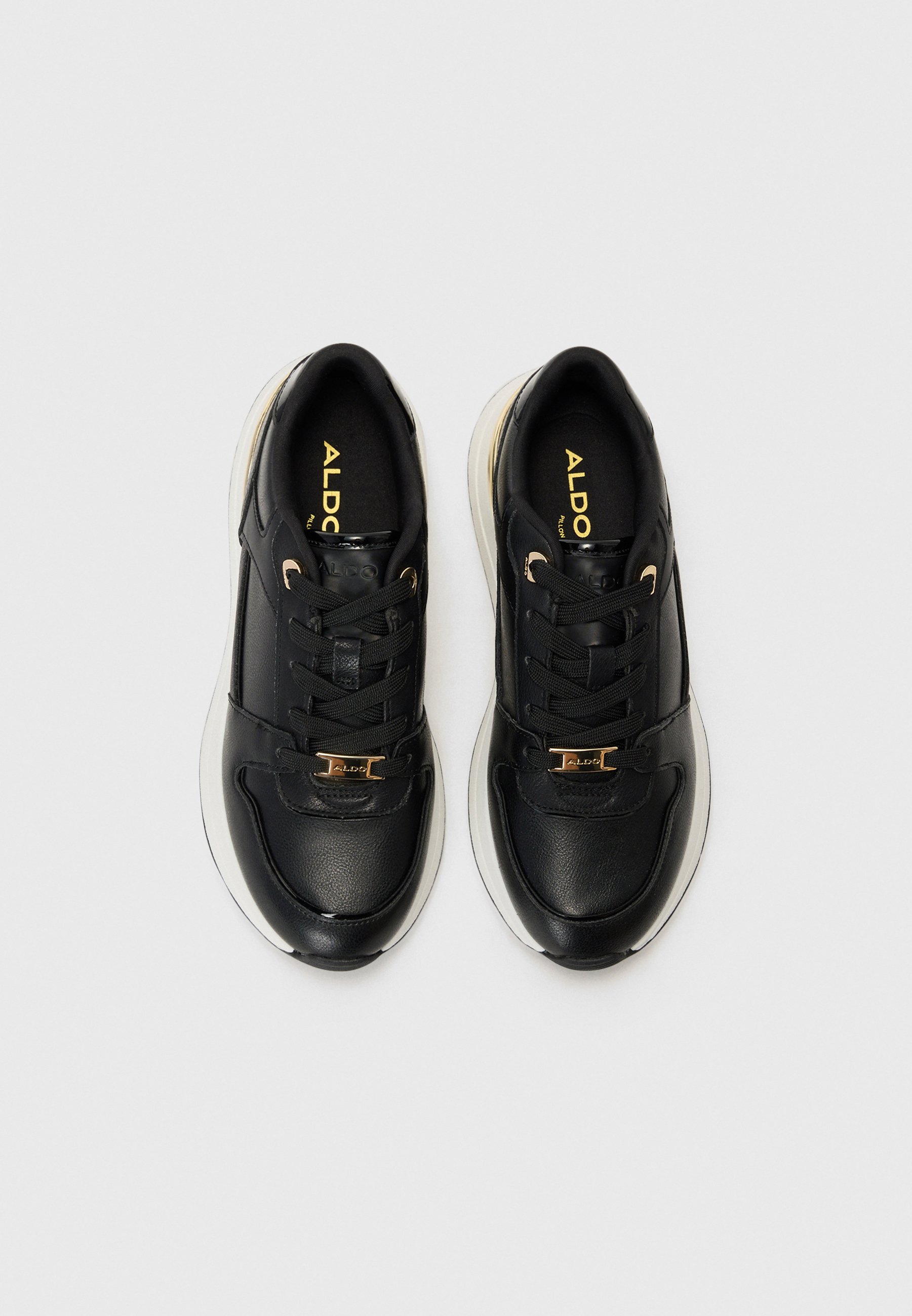 gumtree nike trainers