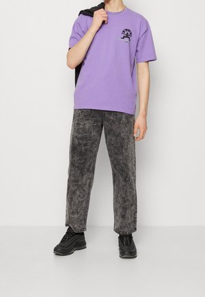 Obey Clothing T-shirt med print - lilac